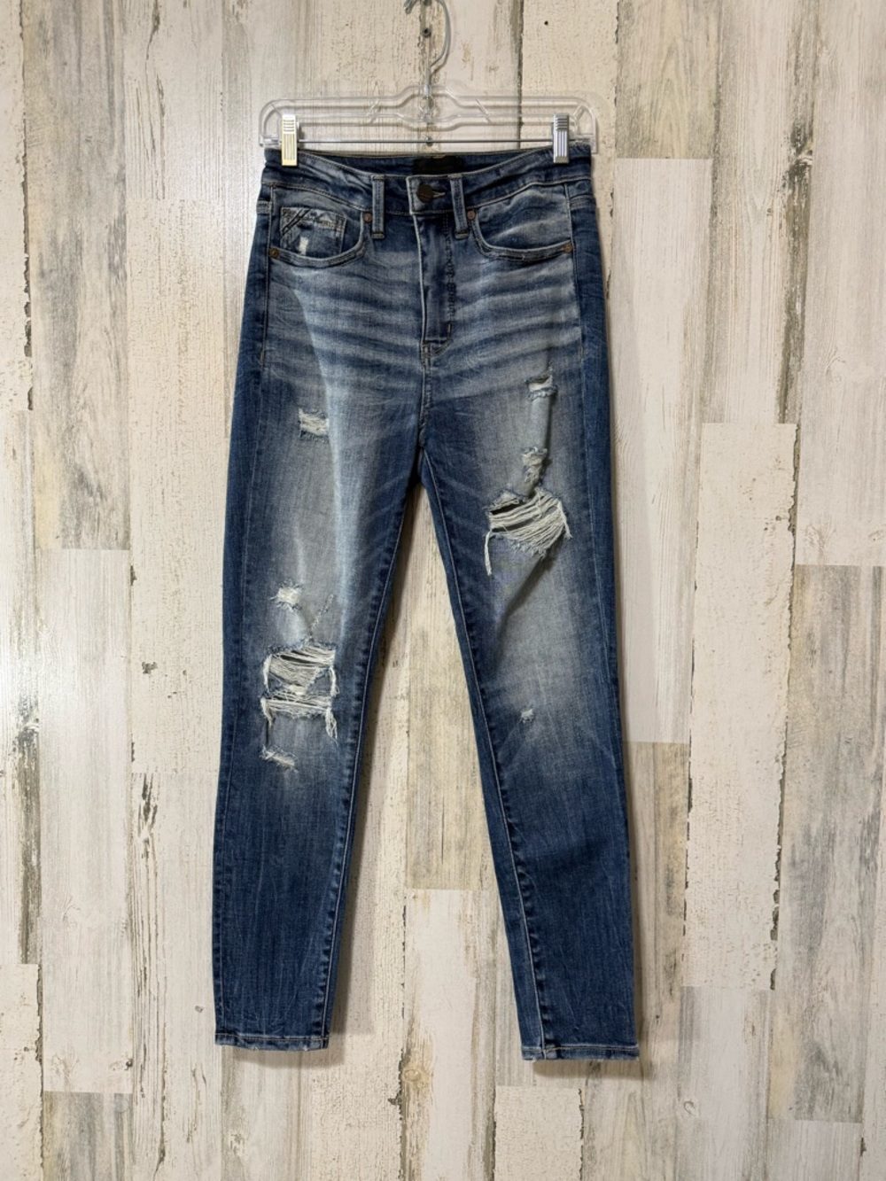 Buckle Ripped Skinny Jeans - Faded Blue Wash